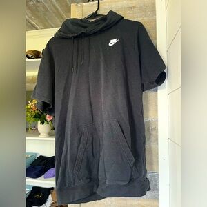 Women’s Nike athletic top